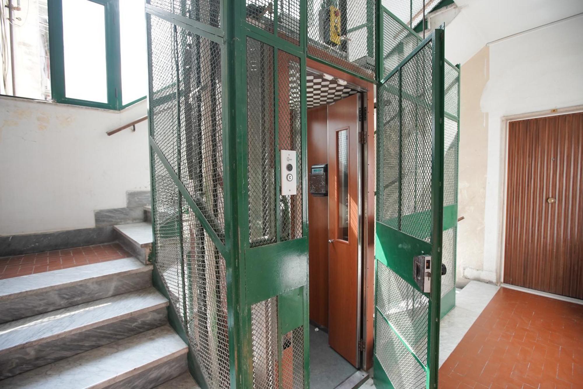 Bed & Breakfast B-pizzofalcone *